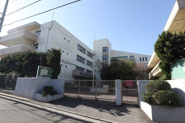 中学校　市立西谷中学校（中学校）まで1401m