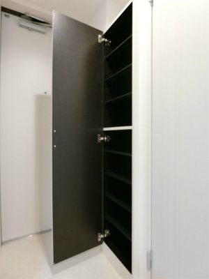 玄関　【女性のお一人暮らしでも安心のセキュリティ♪】人気の白基調！