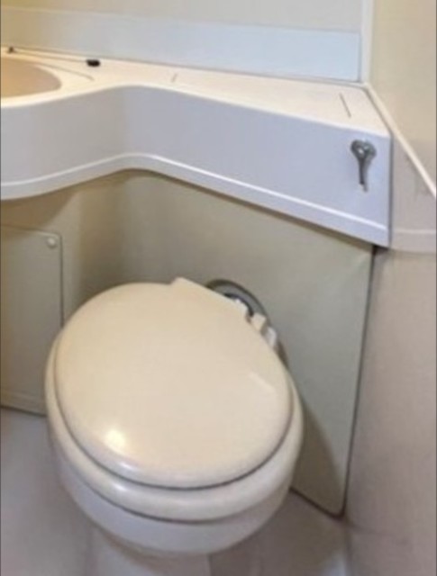 トイレ　別部屋参考写真。