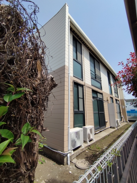 建物外観　●自由度の高いテラスハウス。