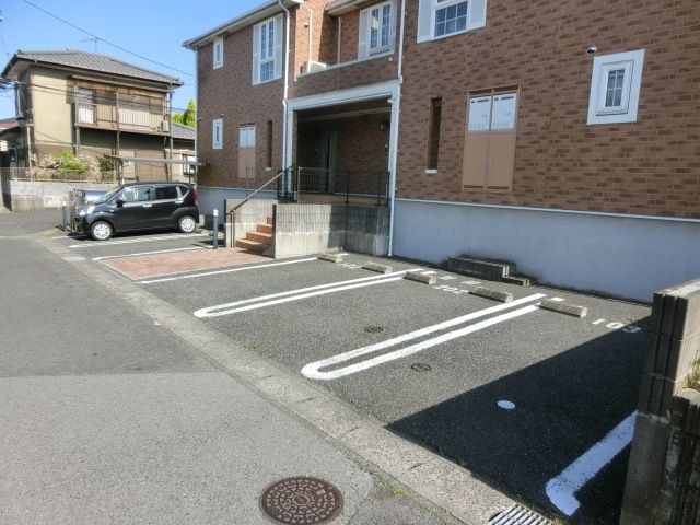 駐車場　駐車場も完備です