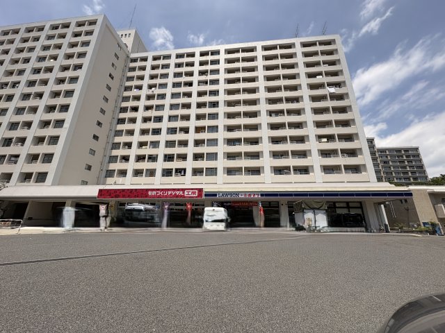 コンビニ　ローソン・ポプラ　白島北町店（コンビニ）まで589m