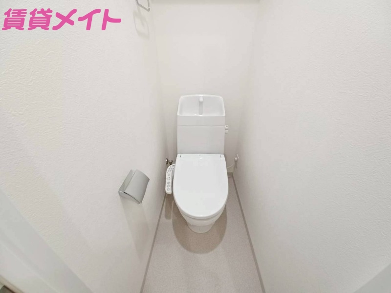 トイレ　同型参考写真
