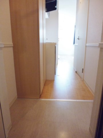 Casa Avenue Tsurumaiの玄関写真