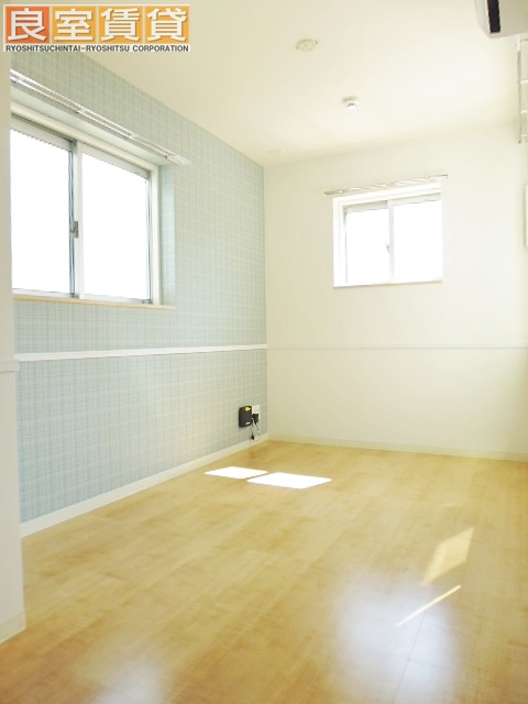 Casa Avenue Tsurumaiの居間写真