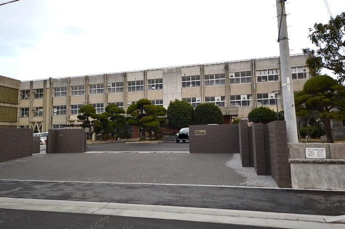 小学校　郡家小学校（小学校）まで594m