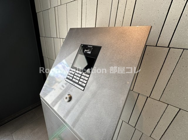 エントランス　※同物件他部屋写真 反転、色違いの場合有 現況優先