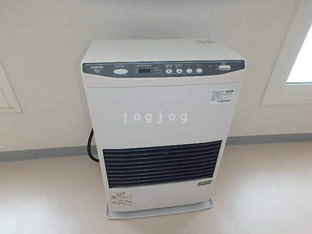 その他設備　灯油ＦＦ式ストーブ