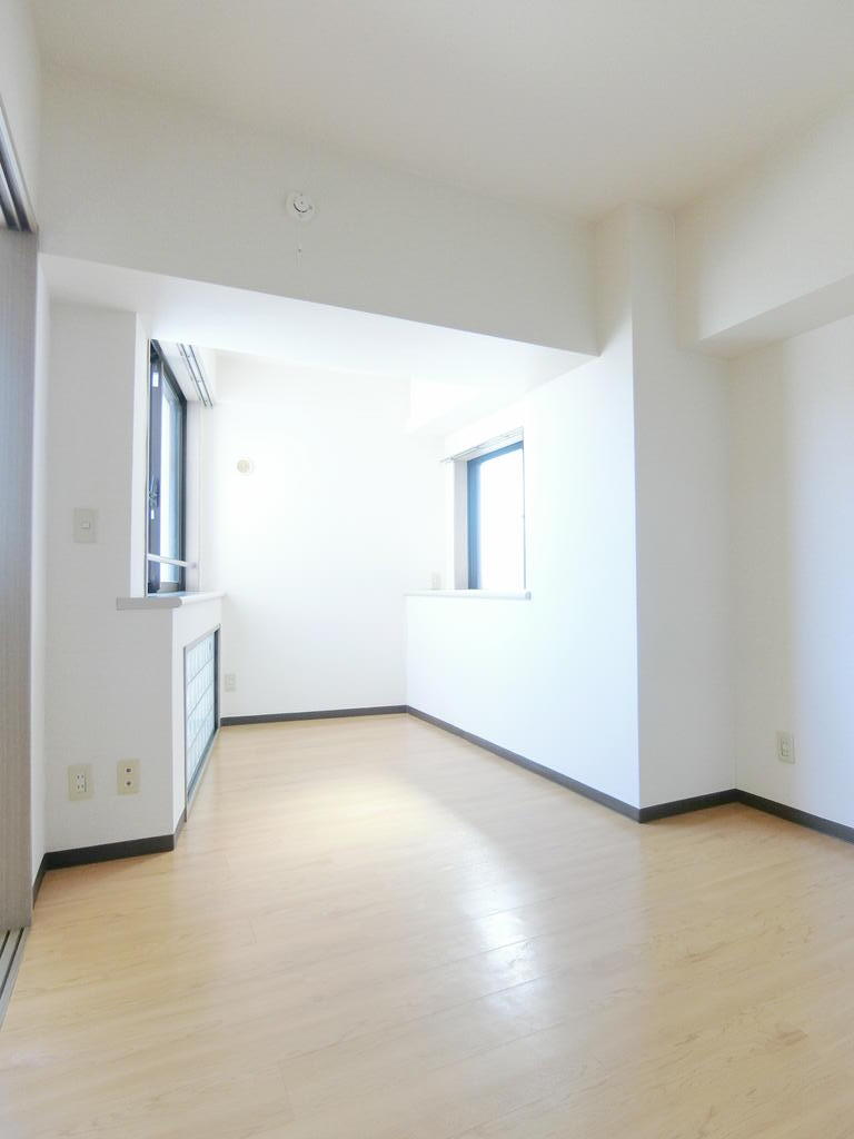 庭　居室7帖