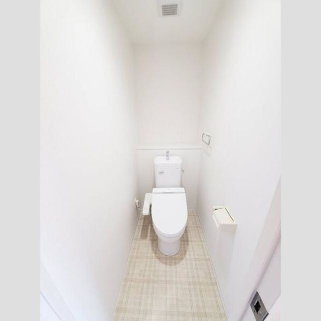 神戸電鉄三田線 横山駅 徒歩14分 4階建 築9年のトイレ写真