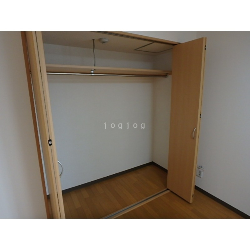収納　収納が大きく、たくさんものが入ります。