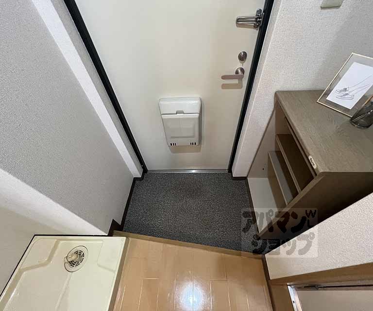 パルティール四条の玄関写真