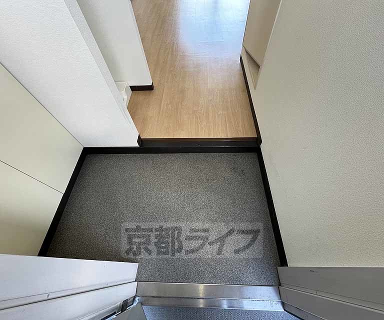 クオリエ桂川東の玄関写真