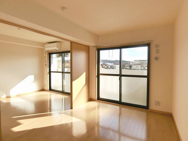 メゾンADACHI.Sの居間写真