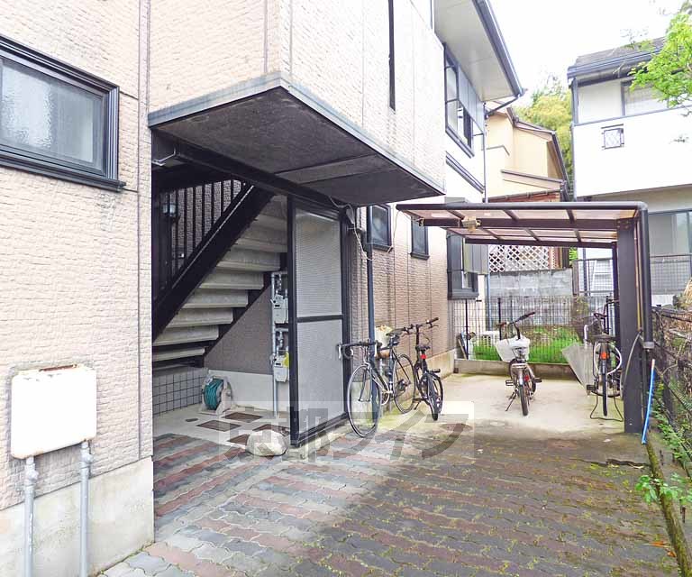 ハイカムール西賀茂の外観写真