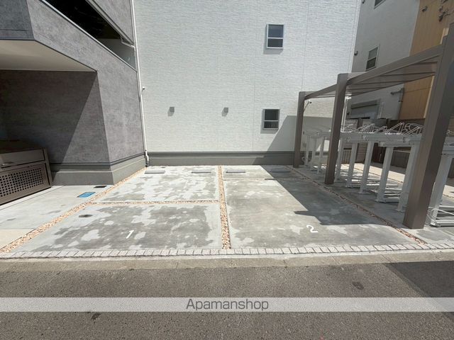 駐車場　駐車場