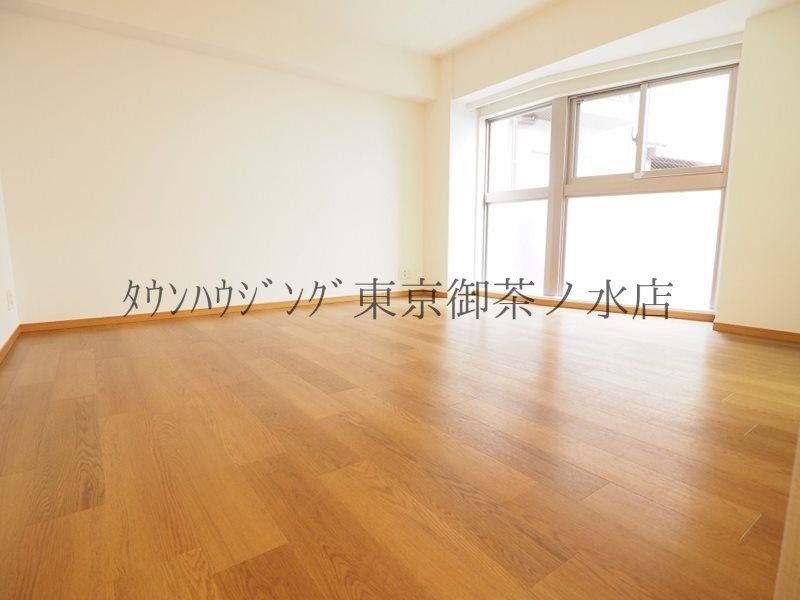レジディア文京音羽の居間写真