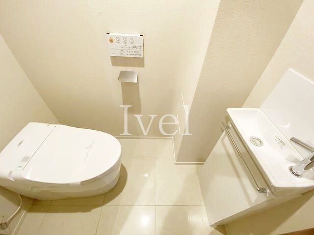 ＪＲ総武線快速 馬喰町駅 徒歩1分 14階建 築9年のトイレ写真