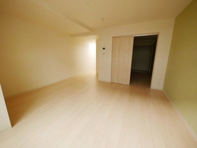 居室・リビング　同物件別部屋写真