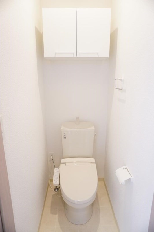 トイレ　トイレは快適な温水洗浄便座付き