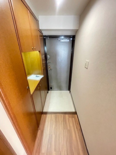 ＪＲ総武線 平井駅 徒歩9分 7階建 築38年の玄関写真