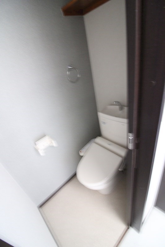 トイレ　別部屋参考写真
