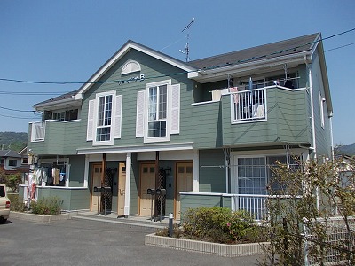 安芸郡熊野町城之堀のアパートの建物外観