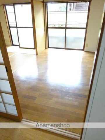サンハイツ88の居間写真