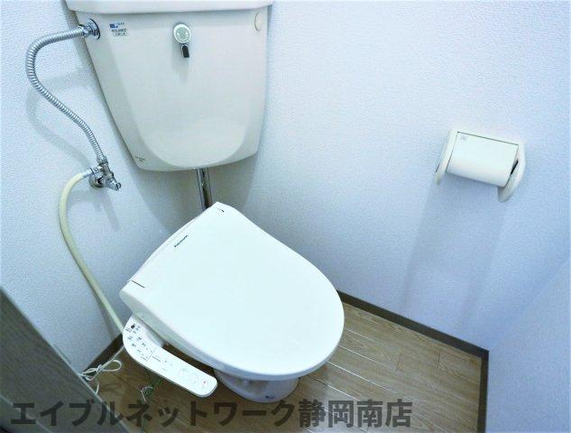 トイレ　温水洗浄便座付きトイレ♪