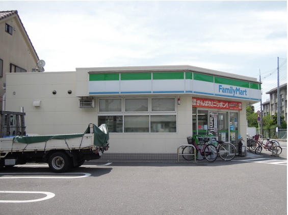 コンビニ　ファミリーマート 八尾山城町店（コンビニ）まで468m