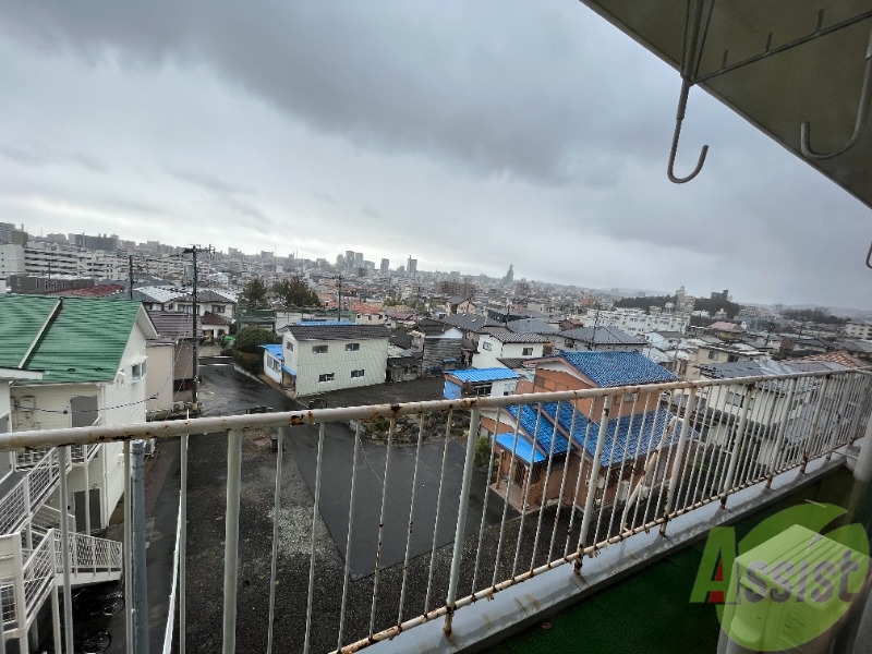 バルコニー　バルコニーが付いて晴れた日は洗濯物が干せますね。