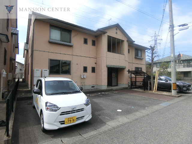 新潟市北区かぶとやまのアパートの建物外観