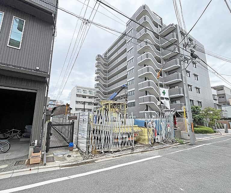 【京都市下京区永原町のマンションの建物外観】