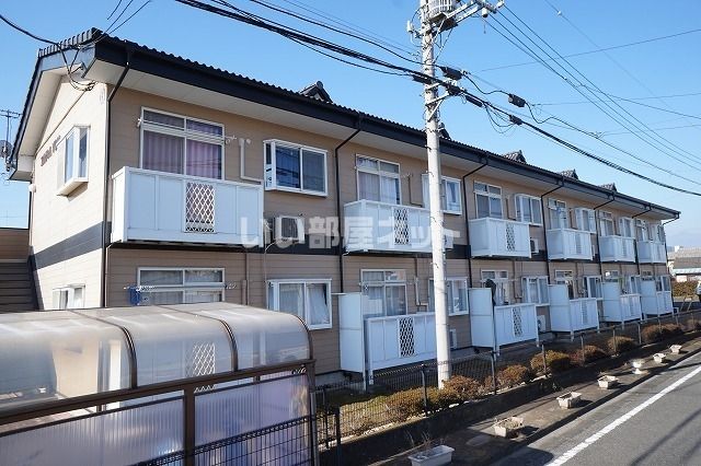 桐生市相生町のアパートの建物外観