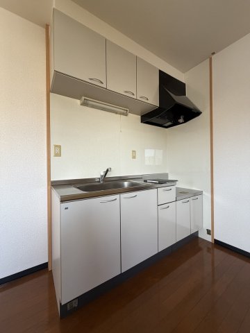キッチン　コンパクトなキッチンで掃除もラクラク