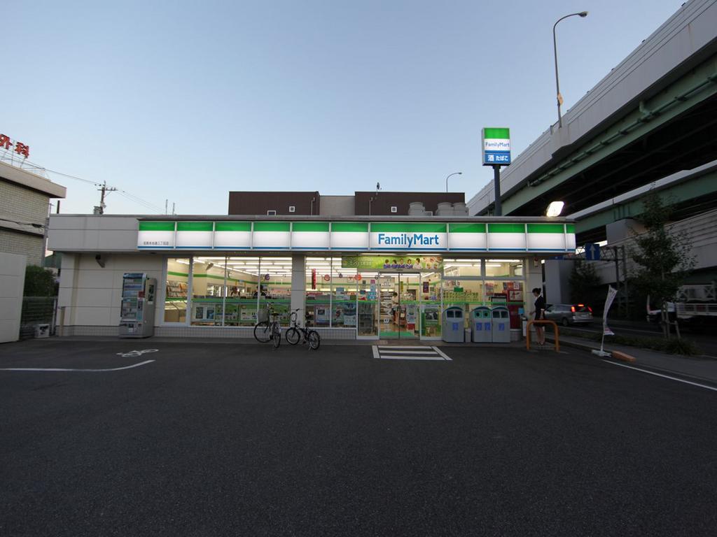 【名古屋市南区西田町のアパートのコンビニ】