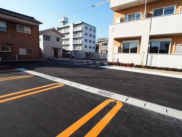 【アーバンフォレスト神田町の駐車場】