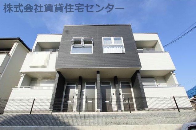 クラウンハイツ塩屋の建物外観