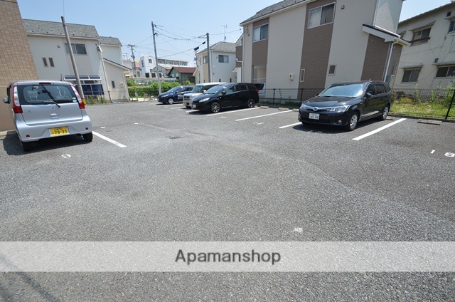 駐車場　ロビー