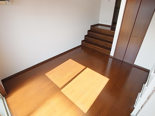 居室・リビング　フローリングも綺麗な洋室