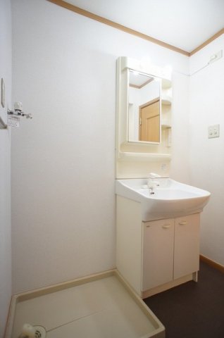 洗面設備　使いやすい洗面所です