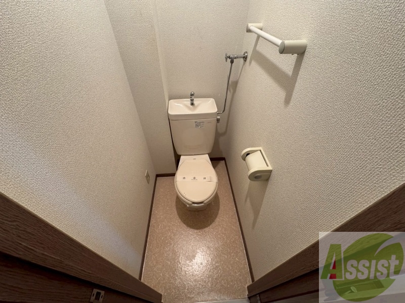 トイレ　こちらはトイレです。清潔感があり、安心して使用できます。