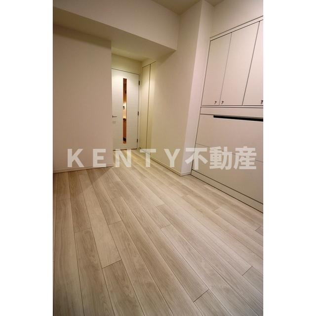 居室・リビング　こちらのリビングで趣味の時間をお楽しみください