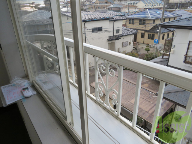 バルコニー　こちらはバルコニー。洗濯物が干せるようになっています。