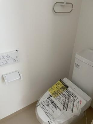 トイレ　温水洗浄暖房便座付トイレ