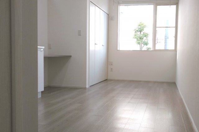 居室・リビング　こちらのリビングで趣味の時間をお楽しみください