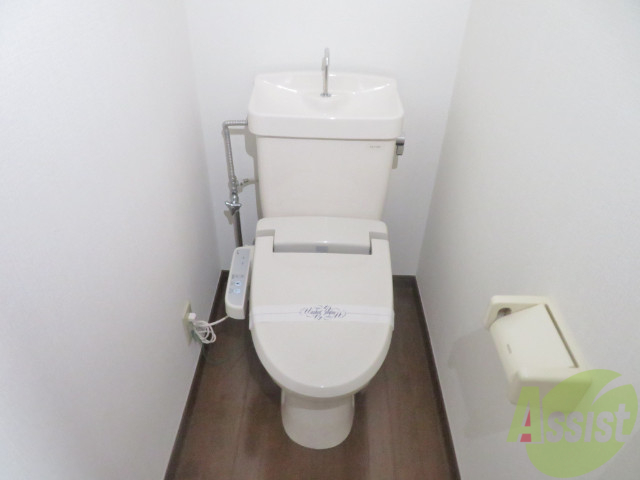 トイレ　トイレも広く、ウォシュレット付きでいいですよね。