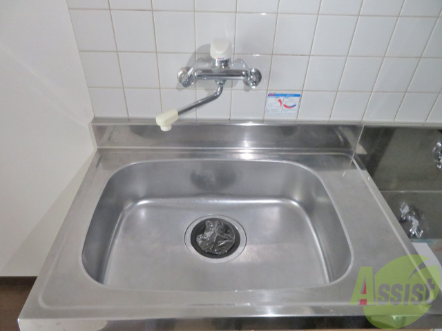 洗面設備　お湯と水どちらも出るので使い分けることができて助かりますね！