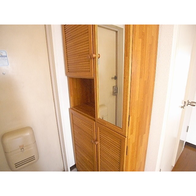 玄関　※別号室です