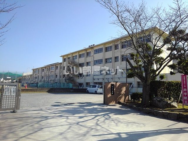 中学校　明星中学校（中学校）まで739m